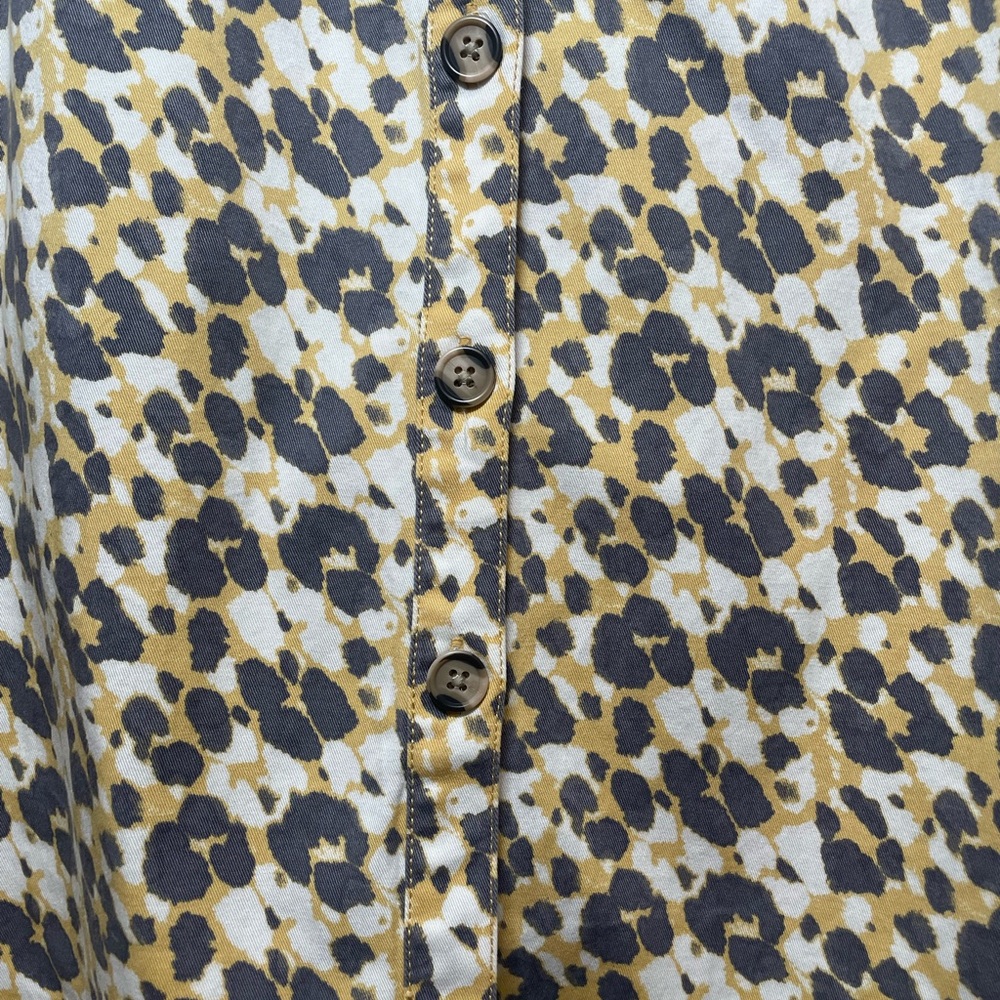 CAbi Providence Shirt Jacket in yellow Leopard Print - Picture 2 of 9